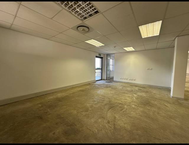 762M² OFFICE TO LET IN WOODMEAD